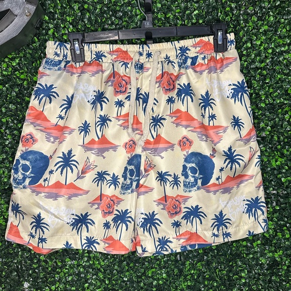 Shorts - Picture 2 of 3